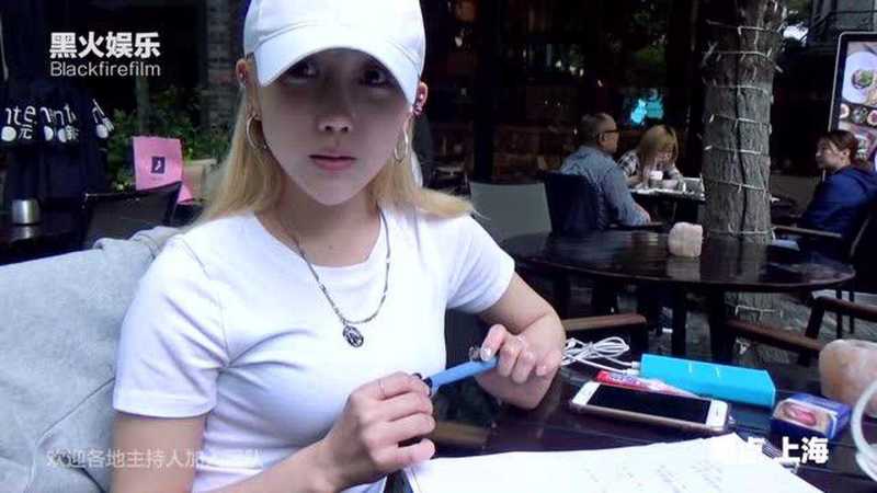 漫步首尔街头，情话如风，轻抚心弦…