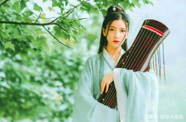 凄美诗句中的情话短句·用古韵诉说爱意