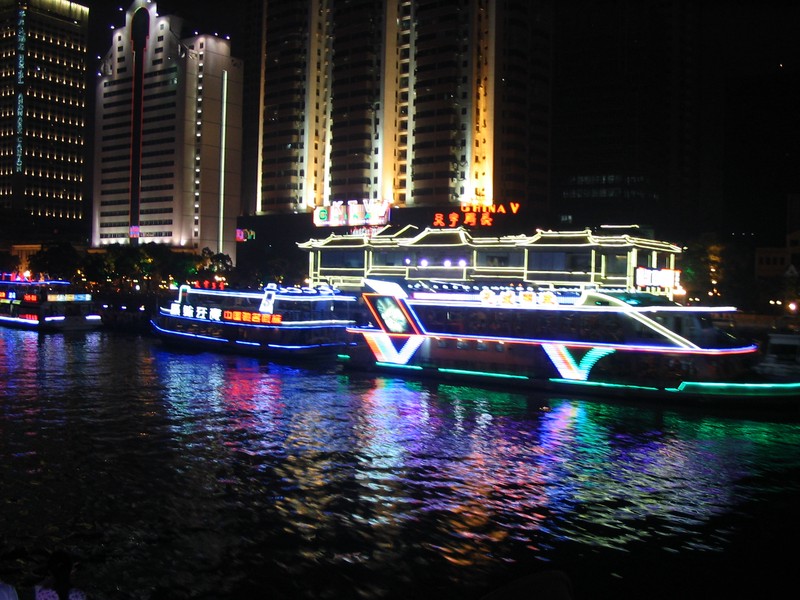 珠江夜游:城市的温柔夜曲 珠江夜游:城市的温柔夜曲