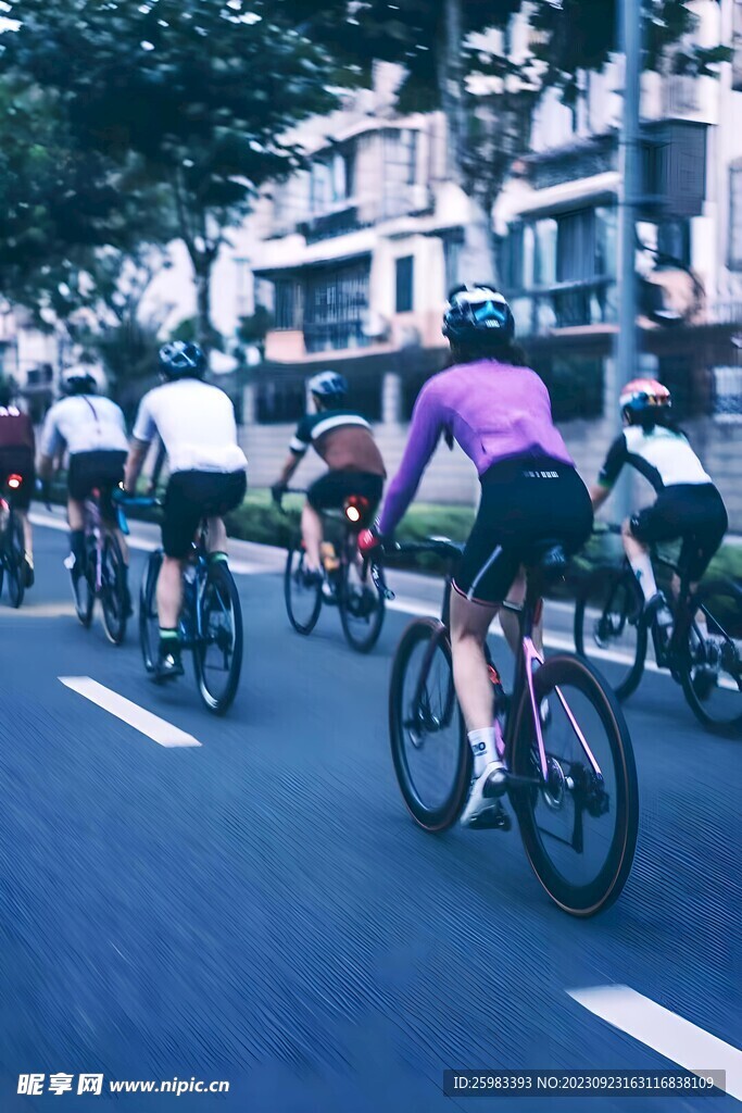 风驰电掣，我赢了！丨—记今日骑自行车比赛