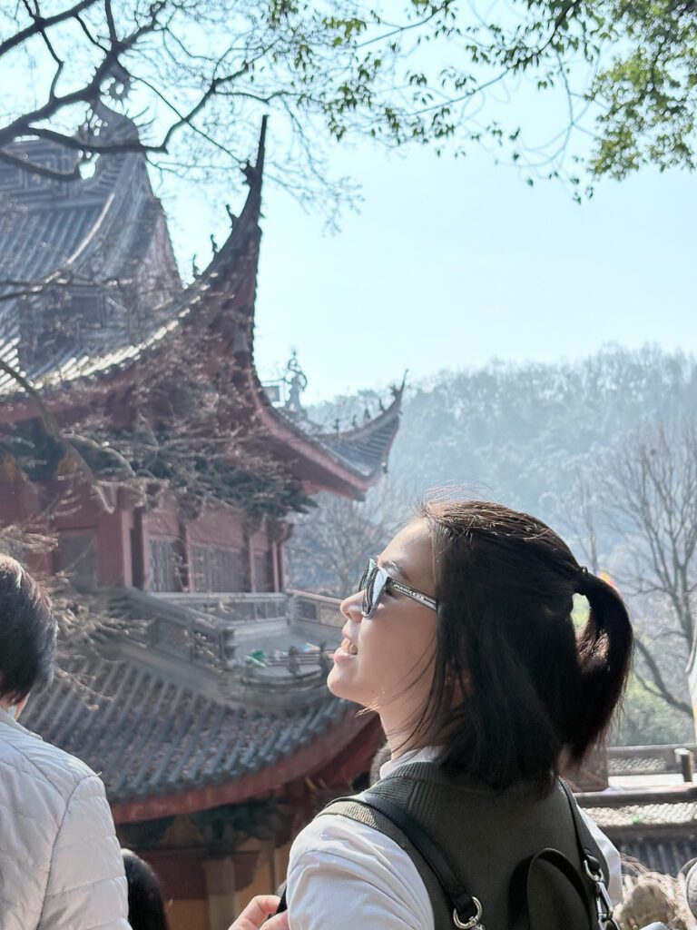 西湖边，邂逅一场美丽的邂逅…