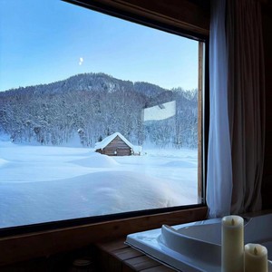 雪下得刚好,像一场迟到的拥抱! 雪下得刚好,像一场迟到的拥抱!