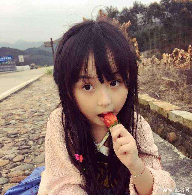 情话如诗，字字含情：—专属你的情话诗句大全