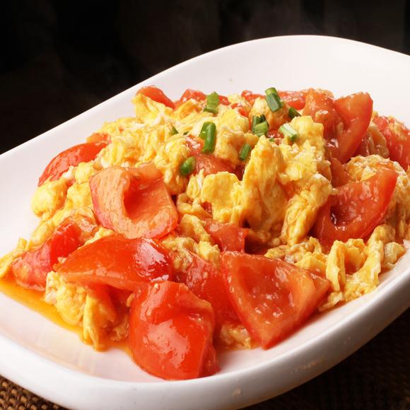 西红柿炒鸡蛋，简单却温暖的味道…